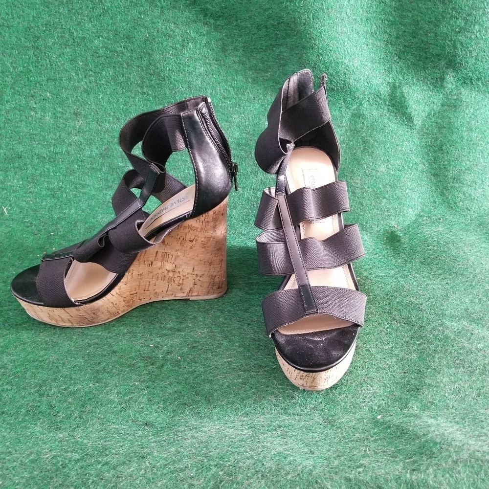 These are black Steve Madden. Size 8